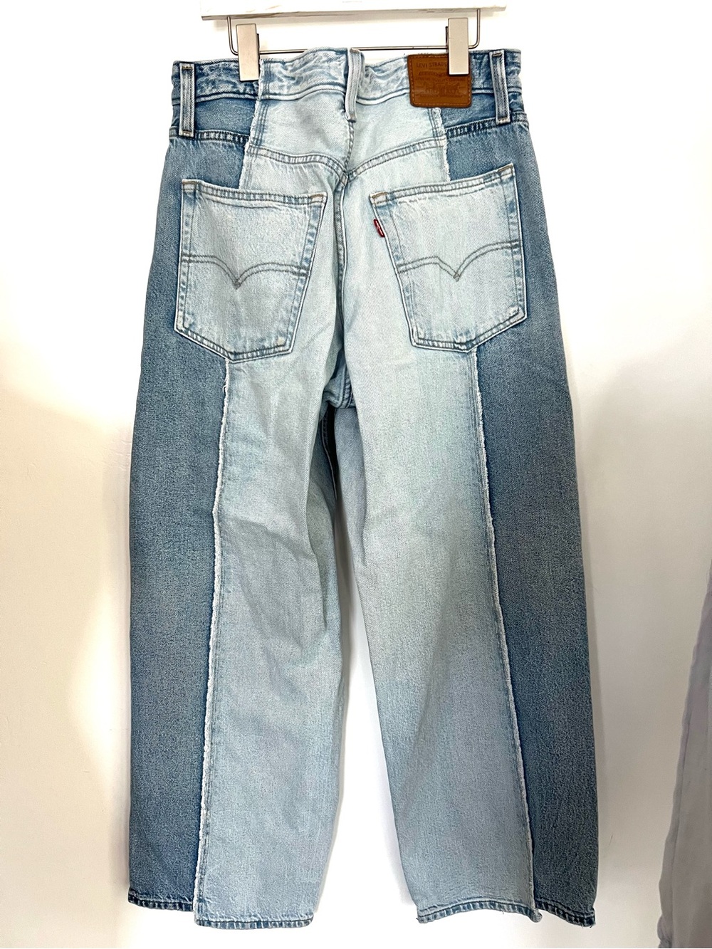 Levi's baggy dad High-Rise Ankle Wide-Leg Jeans - Picture 4 of 11